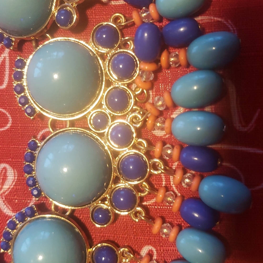 Statement Necklace - Picture 4 of 4